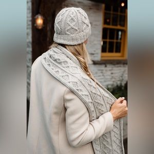 ARAN KNIT HAT & SCARF GIFT SET NWT